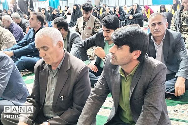 حضور پرشور فرهنگیان و دانش آموزان پیشتاز در نماز جمعه‌‌ بخش دیشموک