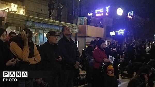 نیشابوری ها قرآن ها را به سر گرفتند-۱ 