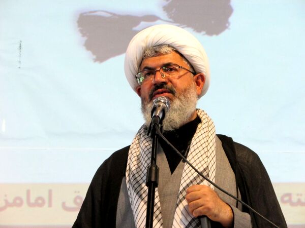 نمازجمعه با عطر شهید گمنام جان گرفت