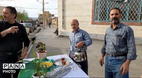 رژه‌ خودرویی در روستای دهنوِ آورزمان