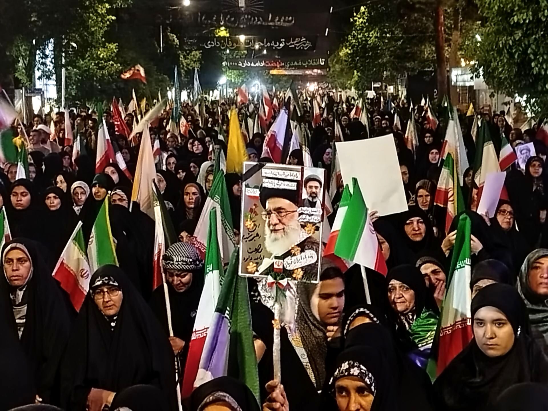 مردم در کنار هم، شب های همیشگی را رقم می زنند