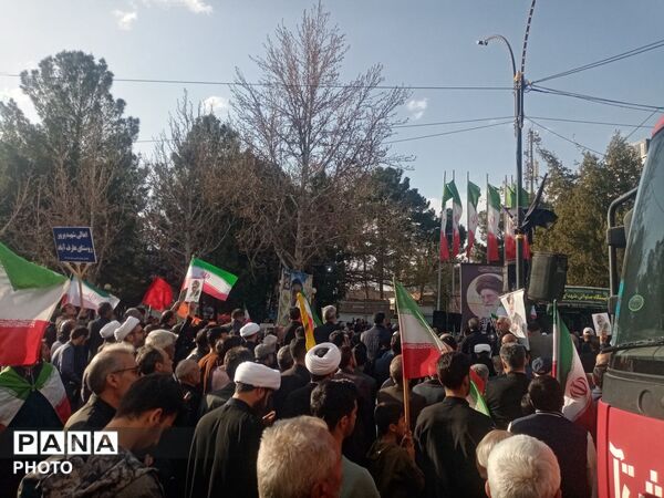 بیعت مردم ولایت مدار کاشمر با سومین رهبر انقلاب اسلامی 