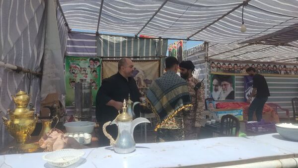 پیاده‌روی زائران در دهه پایانی ماه سفر جاده قدیم نیشابور به سمت مشهد