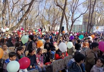 مردم محمودآباد به استقبال سال نو رفتند
