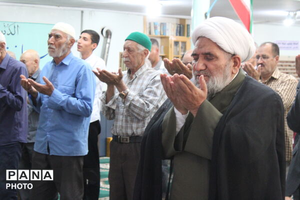 نماز جماعت به امامت امام جمعه در مسجد صاحب‌الزمان آشخانه
