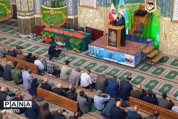 اقامه نماز جمعه ورامین در مسجد صاحب‌الزمان(عج)
