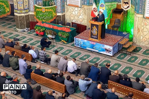 اقامه نماز جمعه ورامین در مسجد صاحب‌الزمان(عج) با حضور گسترده مردم و مسئولان