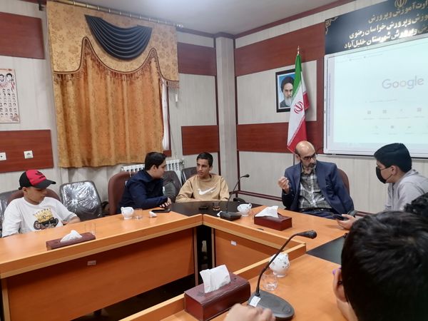کارگاه هم‌اندیشی خبرنگاران پسر در شهرستان خلیل آباد
