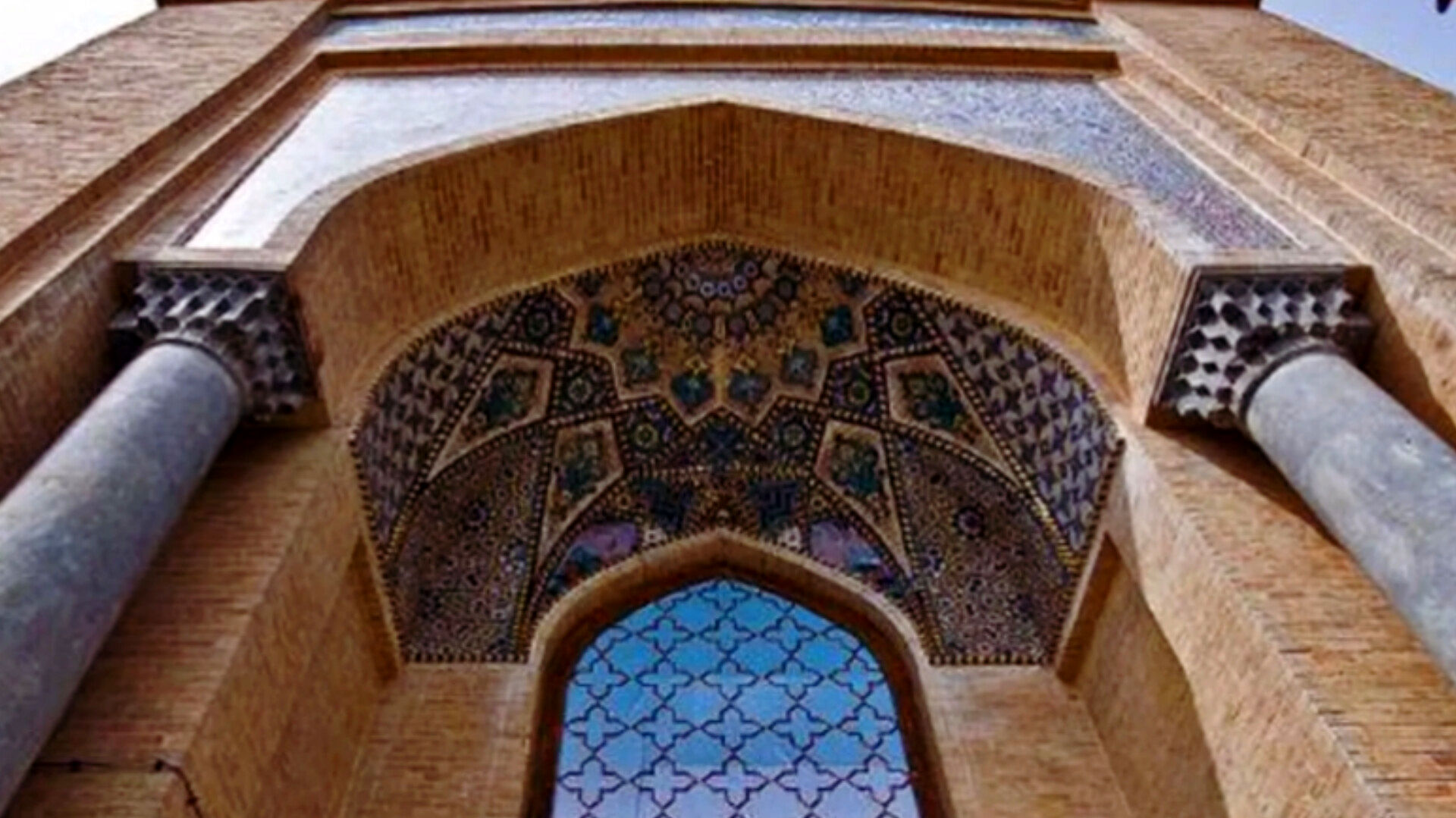 سفر به قلب تپنده‌ی تاریخ و آموزش ایران