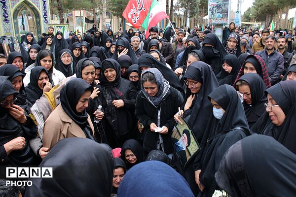 وداع با پیکر مطهر شهید فرشاد بنام در گلزار شهدا نیشابور 