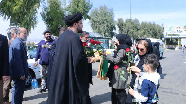 خوش‌آمدگویی مسئولان شهری قم به زائران کریمه اهل بیت(س)