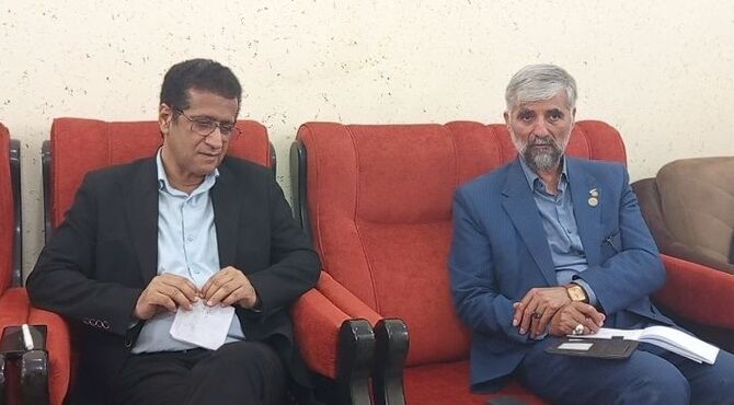 جلسه برنامه‌ریزی تجلیل از خانواده شهدا در میناب به مناسبت سالروز تأسیس سازمان دانش‌آموزی