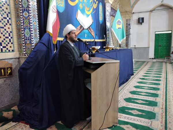 محفل جزء‌خوانی قرآن‌کریم در مسجد جامع ماهان