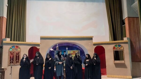 مراسم جشن نیمه شعبان توسط هنرجویان هنرستان فاطمه الزهرا (س)