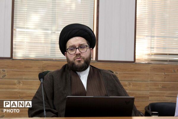 نشست شورای اندیشه‌ورز سازمان دانش‌آموزی استان قم