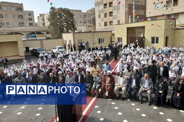 طلوع علم در مدرسه روشنگر با نغمه زنگ مهر