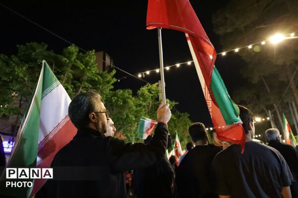 شب پنجاه و هشتم تجمعات مردم کرج در پی فرمان رهبر انقلاب 