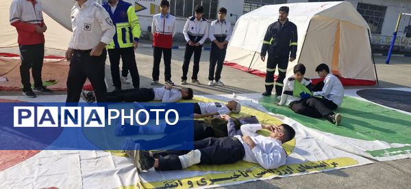 آژیر مانور زلزله در مدارس محمودآباد به صدا درآمد