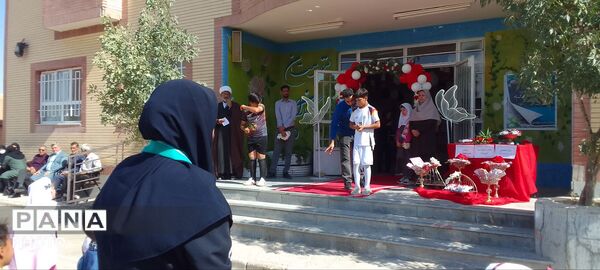 جشن شکوفه‌ها؛ آغاز یک مسیر شیرین برای کلاس‌اولی‌ها