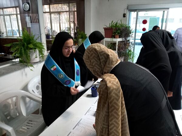 اولین جلسه مشاوره‌ای تحصیلی دبیرستان نمونه فرهنگ حاج حسین عربخانی