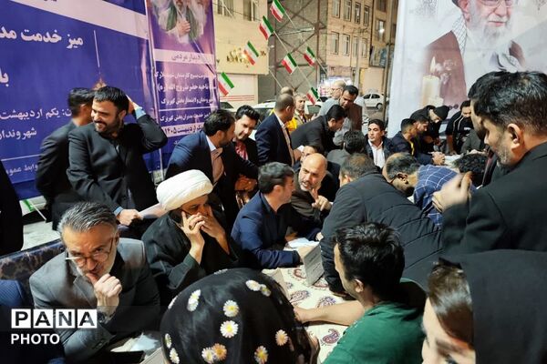 میز خدمت در خیابان 