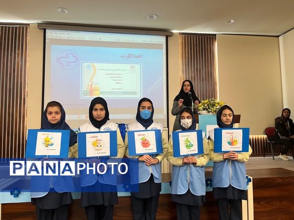 آغاز فعالیت سفیران سلامت در دبستان آرمینه مصلی‌نژاد مشهد