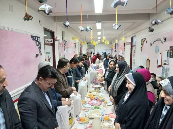 بزرگداشت روز مادر در دبستان ۲۲ بهمن آباده