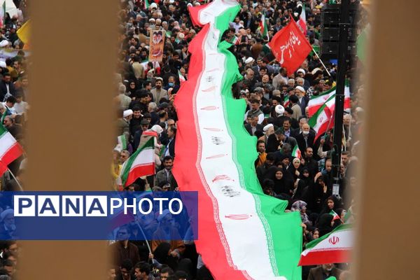 مردم غیرتمند یزد بار دیگر صحنه‌ای از همبستگی ملی را رقم زدند