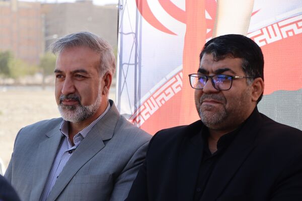 حضور پرشور دانش‌آموزان و مسئولین در راهپیمایی ۱۳ آبان در ناحیه یک بهارستان