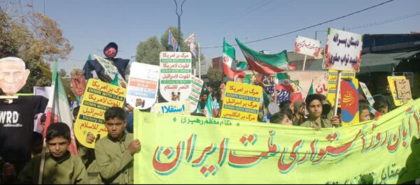 حضور پرشور دانش‌آموزان مدارس خاتم در راهپیمایی ۱۳ آبان 