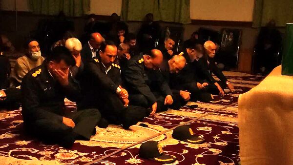  مراسم وداع با پیکر شهید جواد حسن زاده در مسجد امام علی(ع)