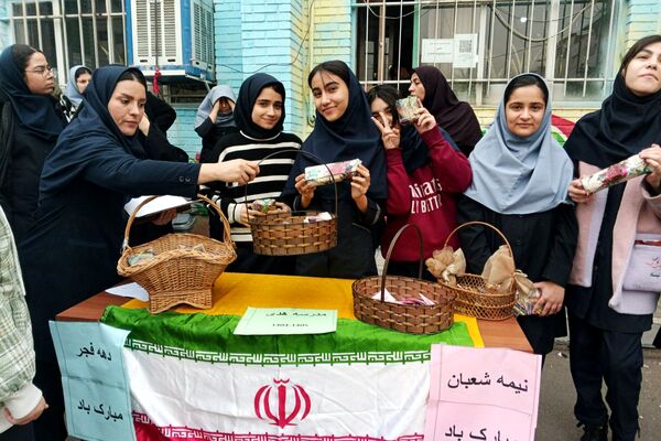 جشن میلاد امام زمان(عج) و ایام الله دهه فجر در مدارس شهرستان قدس