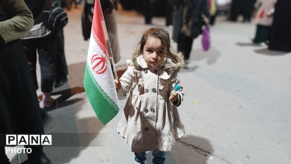 راهتان را ادامه می‌دهیم