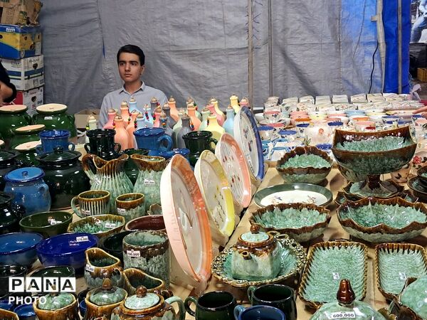 ششمین نمایشگاه صنایع دستی و گلاب گیری شهر کرج 