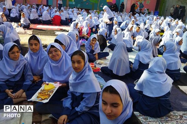 استقبال دانش آموزان دبستان شهید مجید مجیدی از طرح «صبحانه سلامت»
