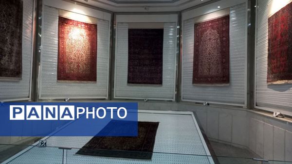 گنجینه فرش آستان قدس رضوی موزه‌ای به وسعت هنر ایرانیان