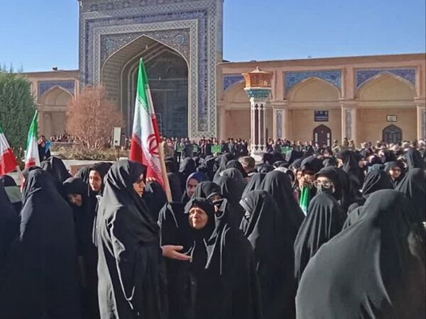 آرامگاه مدرس کاشمرصحنه تجدید میثاق بسیجیان در هفته بسیج  