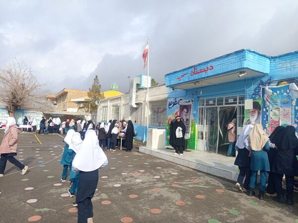 بازارچه مادر دختر در دبستان سمیه