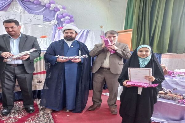 مراسم اختتامیه جشنواره امید فردا و نوجوان سالم در شهرستان فاروج 