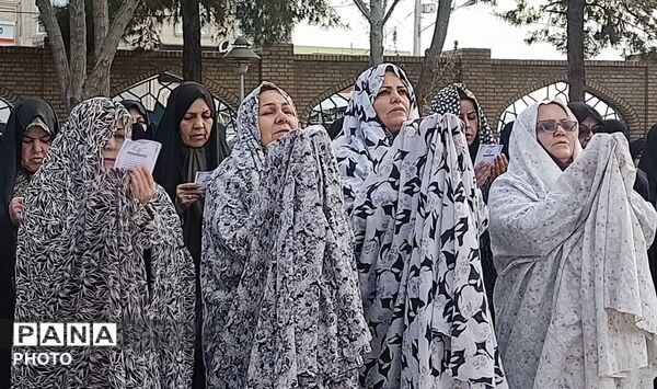 نماز عید سعید فطر در شهرستان کاشمر 