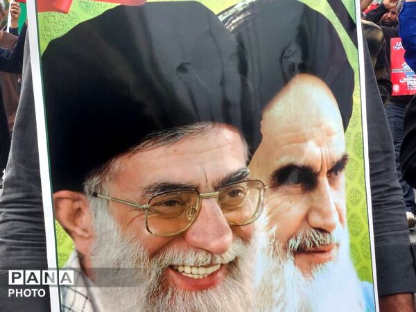 حضور پرشور مردم میناب در روز جهانی قدس و بدرقه شهید پاسدار ابوالفضل اکبری