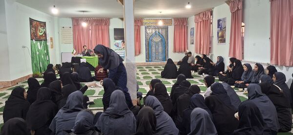 گرامیداشت ایام فاطمیه در مدرسه فضیلت 