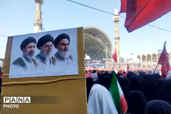 بدرقه با اشک و بیعت ،ایران در سوگِ قائد شهید امت