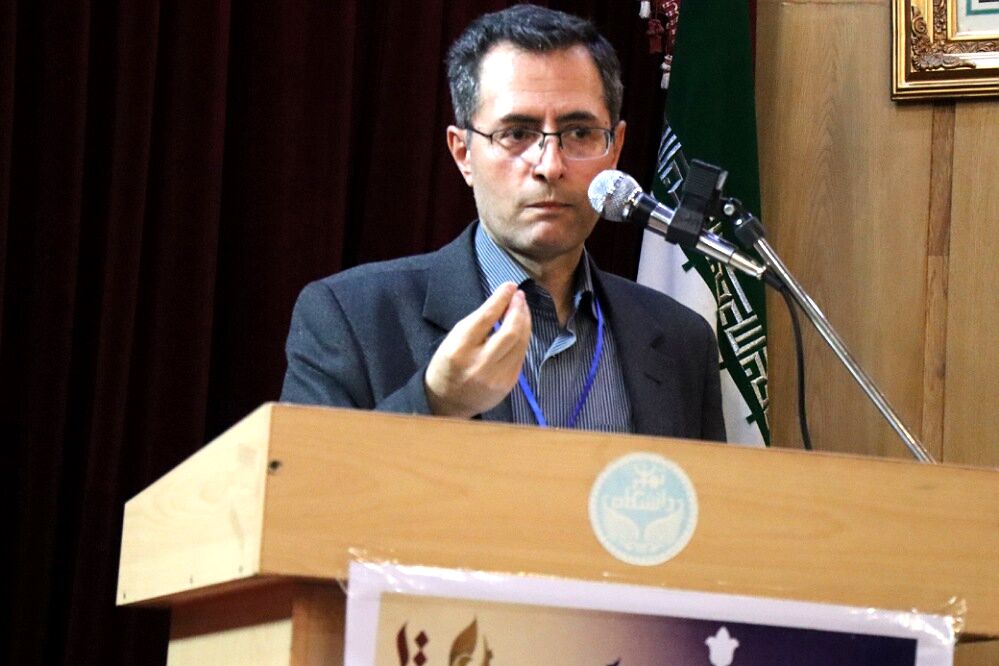 باید راه را  برای تکثر روایت‌های صحیح و آشنایی نقادانه باز کنیم
