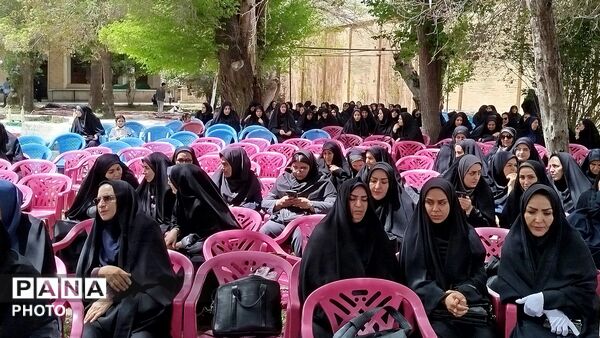 تجلیلی از معلمانان شهرستان کیار در قلعه امیرمفخم دزک