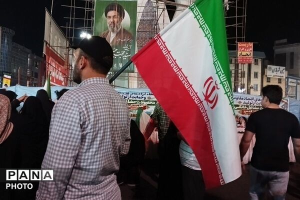 باز هم حضور پرشور و باشکوه مردم شهرستان قدس امشب درمیدان امام خامنه‌ای 