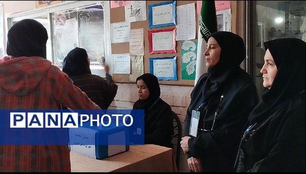  انتخابات شورای دانش‌آموزی در هنرستان کاردانش حافظ