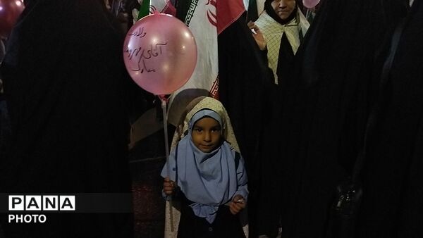 دختران نیشابوری در صف اول تجمعات-۱