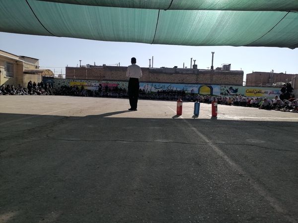 آموزش اطفاء حریق در مدرسه ناهید نخودی