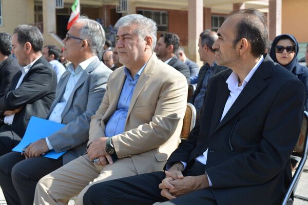 حاج مجید خوئی و بانو کمپانی، سازندگان ۹ کلاس جدید برای دختران بهارستانی